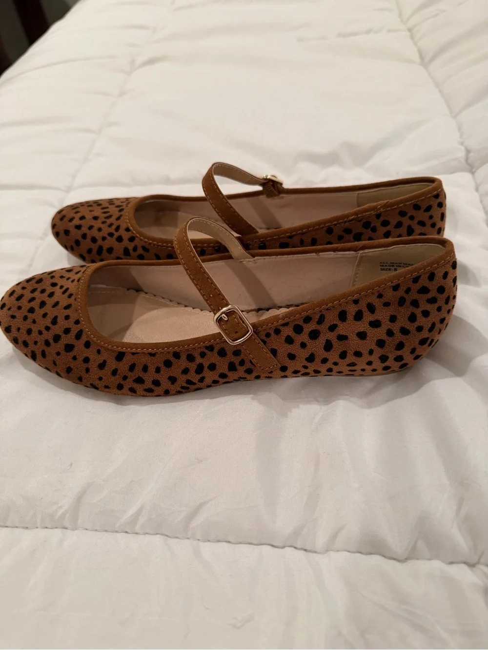 Isaac Mizrahi Brown Leopard Print Mary Jane Flats - Picture 2 of 6